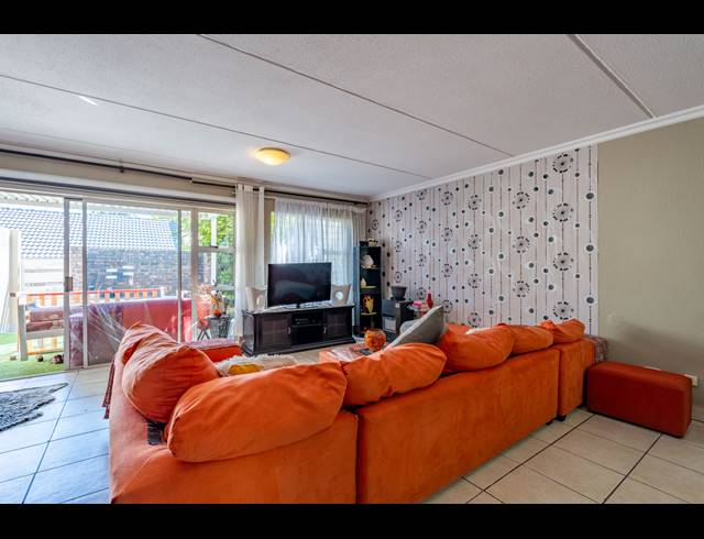 3 BEDROOM TOWNHOUSE FOR SALE IN BROADACRES